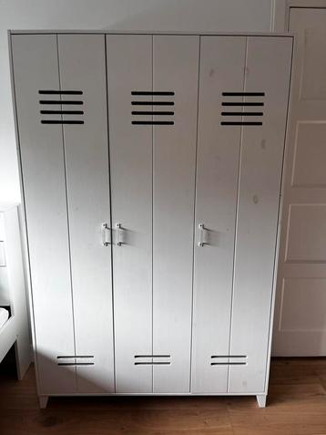 Lockerkast wit hout vtwonen 3-deurs beschikbaar voor biedingen