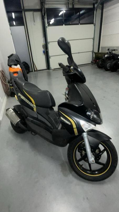 Gilera runner 172cc SP dubbel disc Rst Vers! 2 takt UNIEK!!, Fietsen en Brommers, Scooters | Piaggio, Zo goed als nieuw, Overige modellen