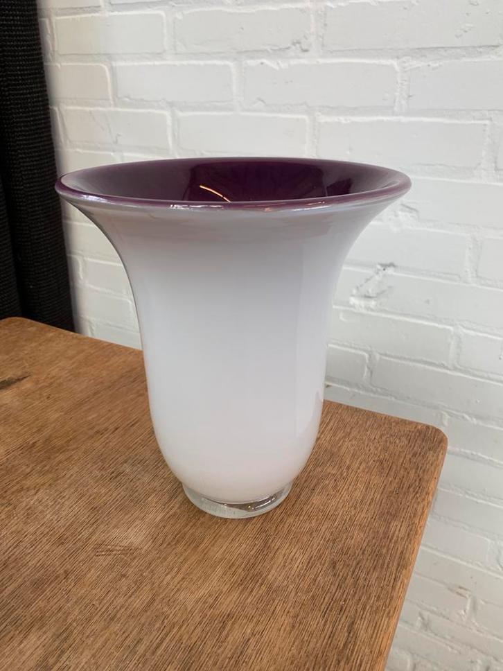 Vaas Murano met mooie wit paarse kleuren puntgaaf., Antiek en Kunst, Antiek | Glas en Kristal, Ophalen of Verzenden