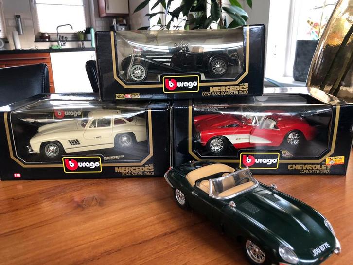 4 Burago modellen, 1:18, waarvan 3 in originele doos, Hobby en Vrije tijd, Modelauto's | 1:18, Zo goed als nieuw, Bburago, Ophalen