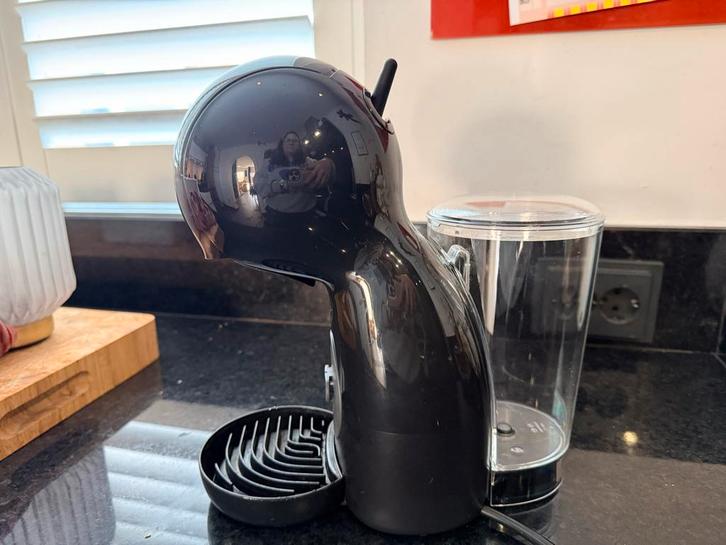 Nescafé Dolce Gusto koffiezetapparaat, Witgoed en Apparatuur, Koffiezetapparaten, Gebruikt, Koffiepads en cups, Koffiemachine