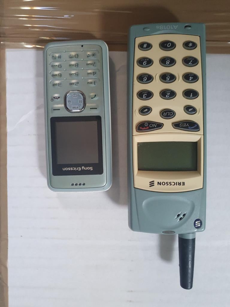 Ericsson T10S – Téléphone Portable Collection, Jamais Utilisé, Bleu, 9KB
