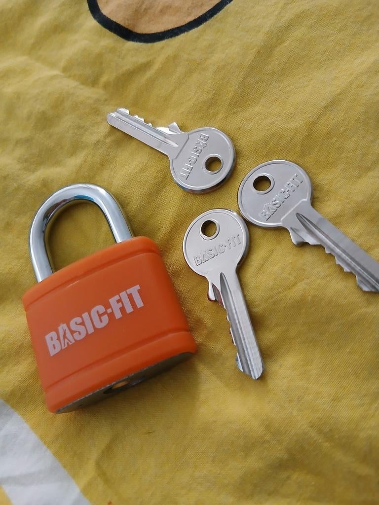 Basic Fit locker hangslot oranje met 3 sleutels, Verzenden, Zo goed als nieuw