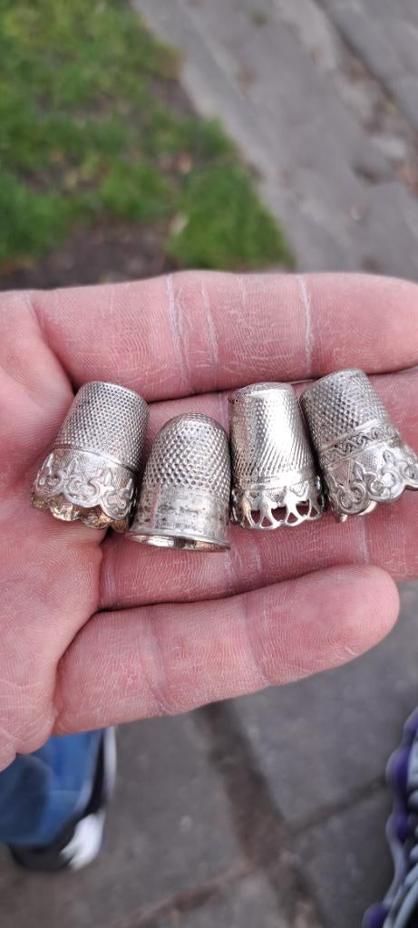 4 Zilveren vingerhoeden,geen bodemvondst, Antiek en Kunst, Antiek | Goud en Zilver, Ophalen of Verzenden, Zilver