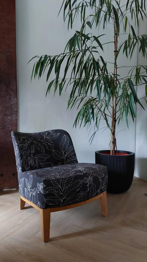 Ikea Stockholm stoel met bladprint - Gebruikte staat, Huis en Inrichting, Stoelen, Gebruikt, Eén, Hout, Stof, Zwart, Ophalen