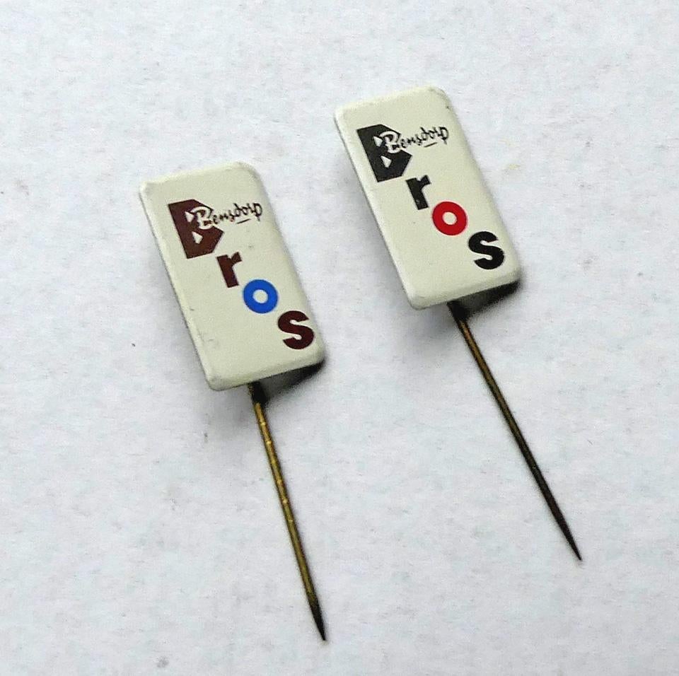 Bros speldjes oud speldje 2x Bensdorp melk en puur, Ophalen of Verzenden, Gebruikt, Merk, Speldje of Pin