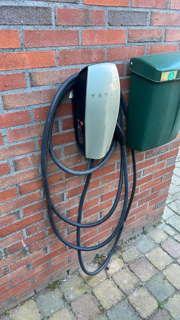 Tesla wall connector gen 2 (lees tekst), Auto diversen, Laadpalen, Zo goed als nieuw, Laadkabel, Ophalen