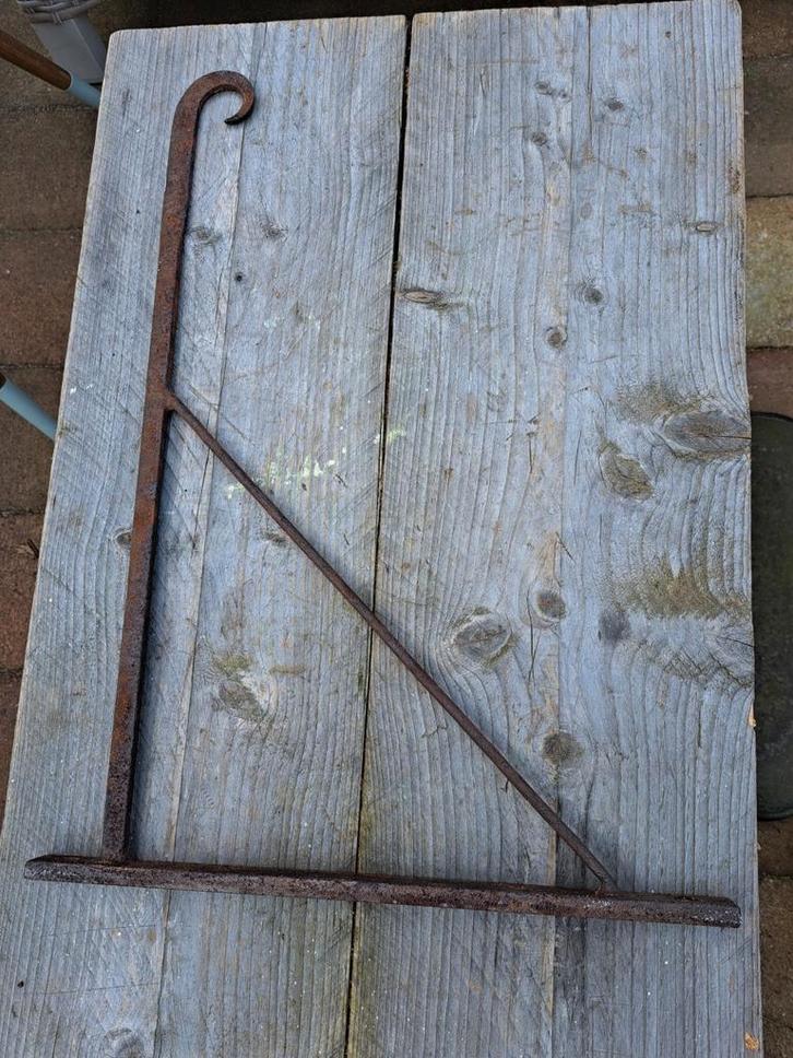 Antieke smeedijzeren bloempot haak / ophangbeugel, Huis en Inrichting, Woonaccessoires | Overige, Ophalen of Verzenden