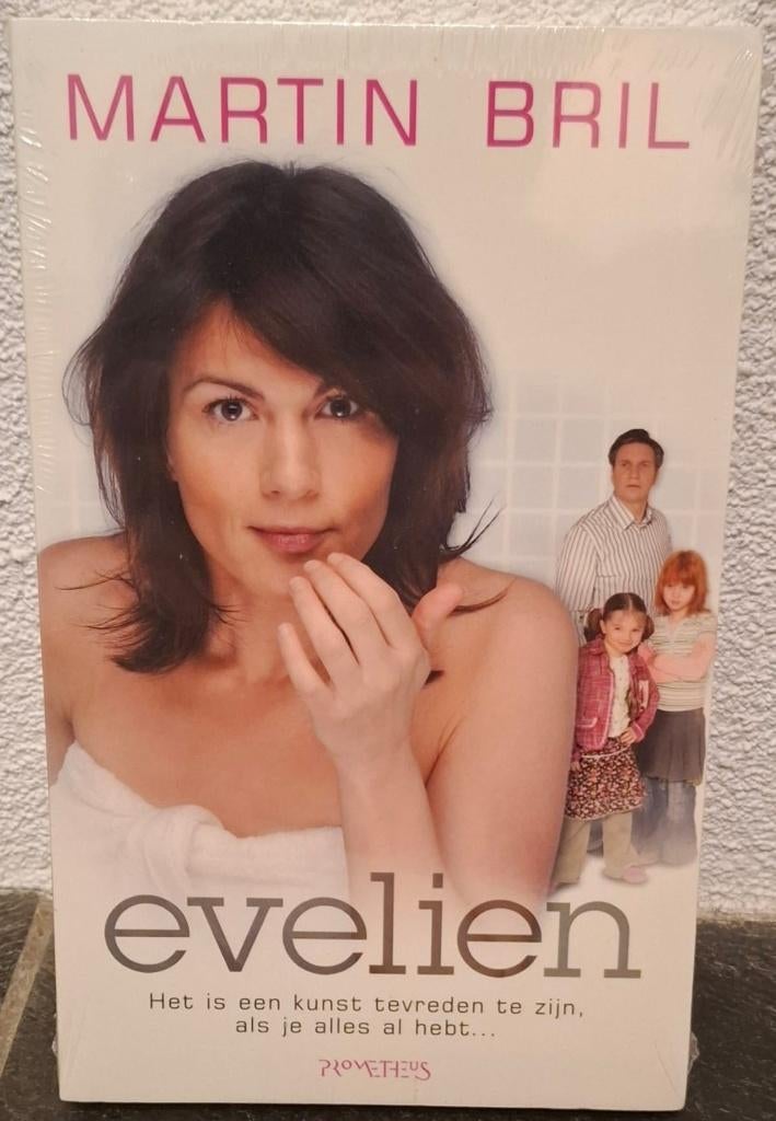 Nieuw! Evelien 9789044608229, Boeken, Romans, Nieuw, Ophalen of Verzenden