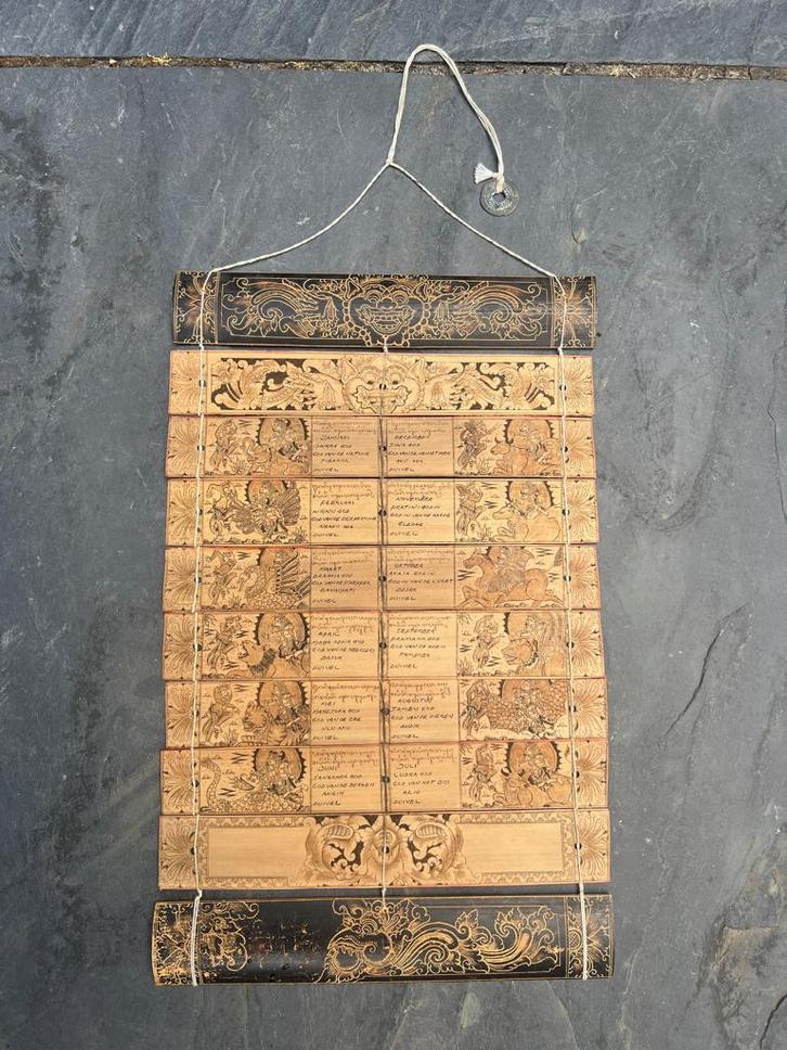 Astrologie Balinese Hindu kalender bewerkt bamboe handwerk, Antiek en Kunst, Kunst | Niet-Westerse kunst, Ophalen of Verzenden