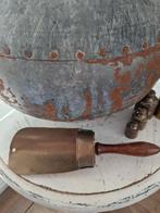 OUD KOPEREN SCHEPJE MET HOUTEN HANDVAT, Ophalen of Verzenden
