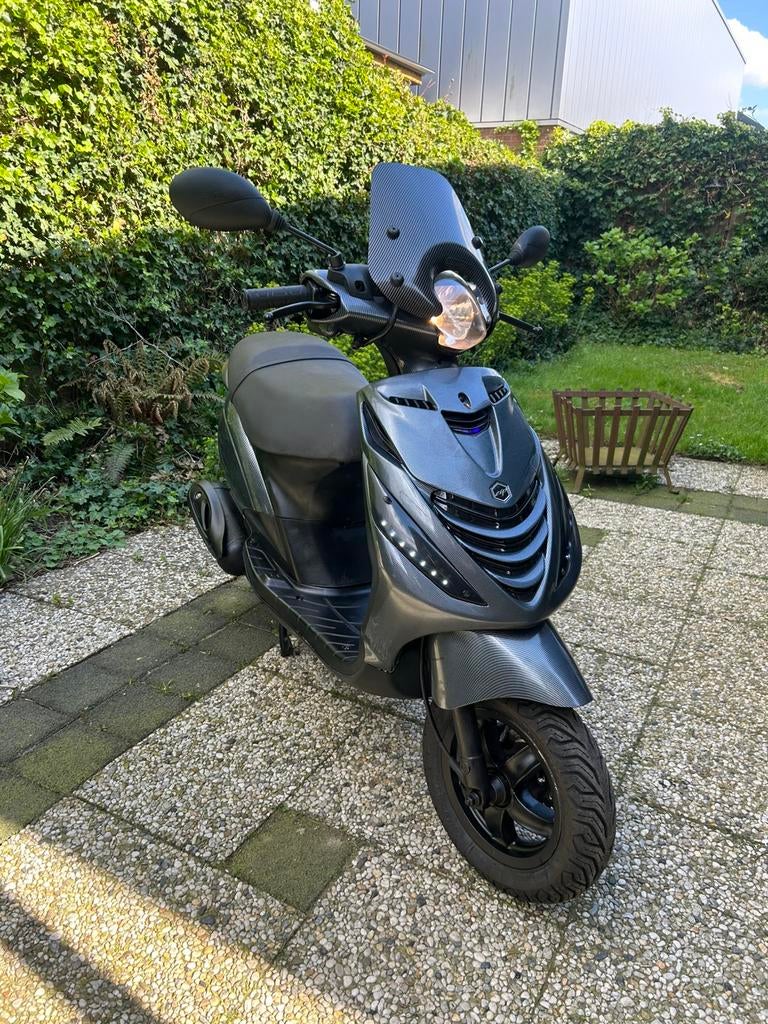 Piaggio Zip Brom SP Carbon, Fietsen en Brommers, Scooters | Piaggio, Zo goed als nieuw, Zip, Maximaal 45 km/u, Benzine, Ophalen