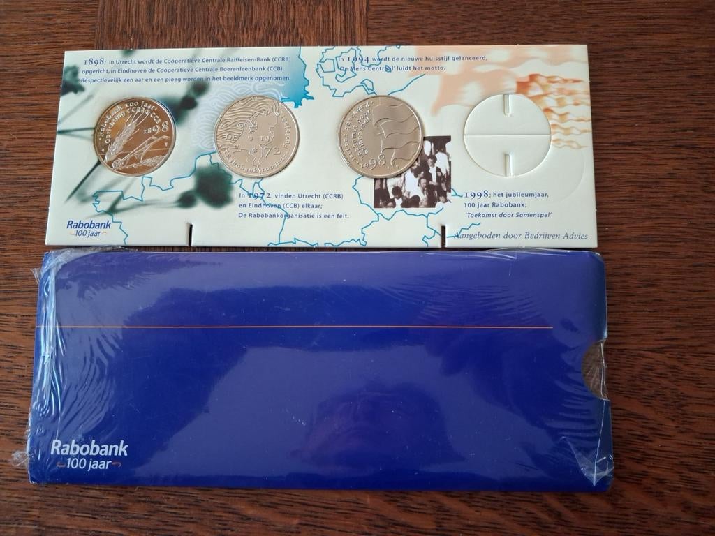 Nederland  - drie munten 100 jaar RABO bank / 100 jaar Vorst, Postzegels en Munten, Verzenden, Nederland, Munten