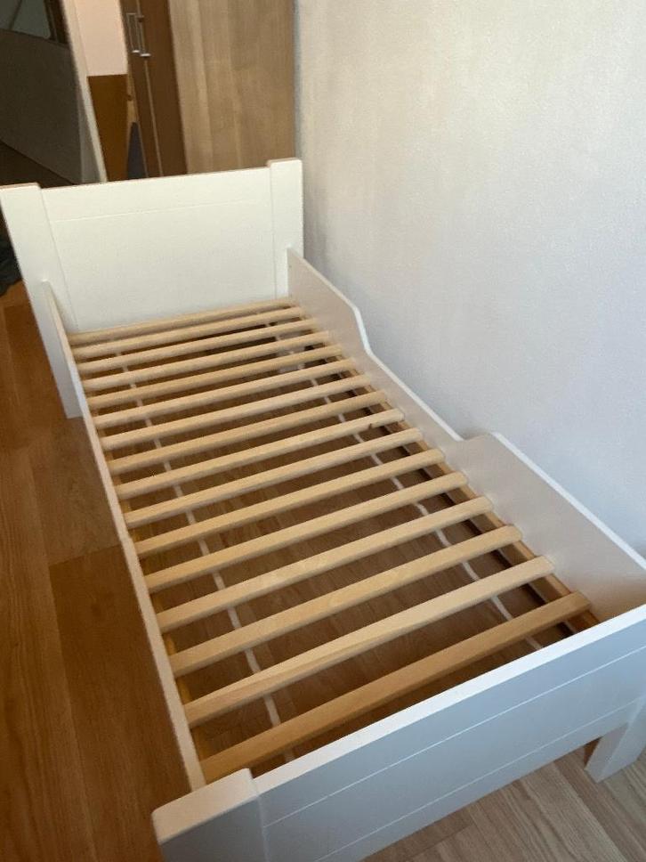 Wit peuterbed 140x70 cm, Kinderen en Baby's, Kinderkamer | Bedden, Gebruikt, 140 tot 160 cm, 70 tot 85 cm, Lattenbodem, Matras