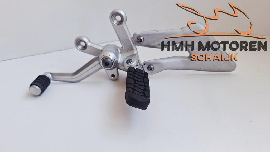 Compleet footrest links, voetsteun, schakelpook 61003038000, Motoren, Gebruikt, -, -, Ophalen of Verzenden