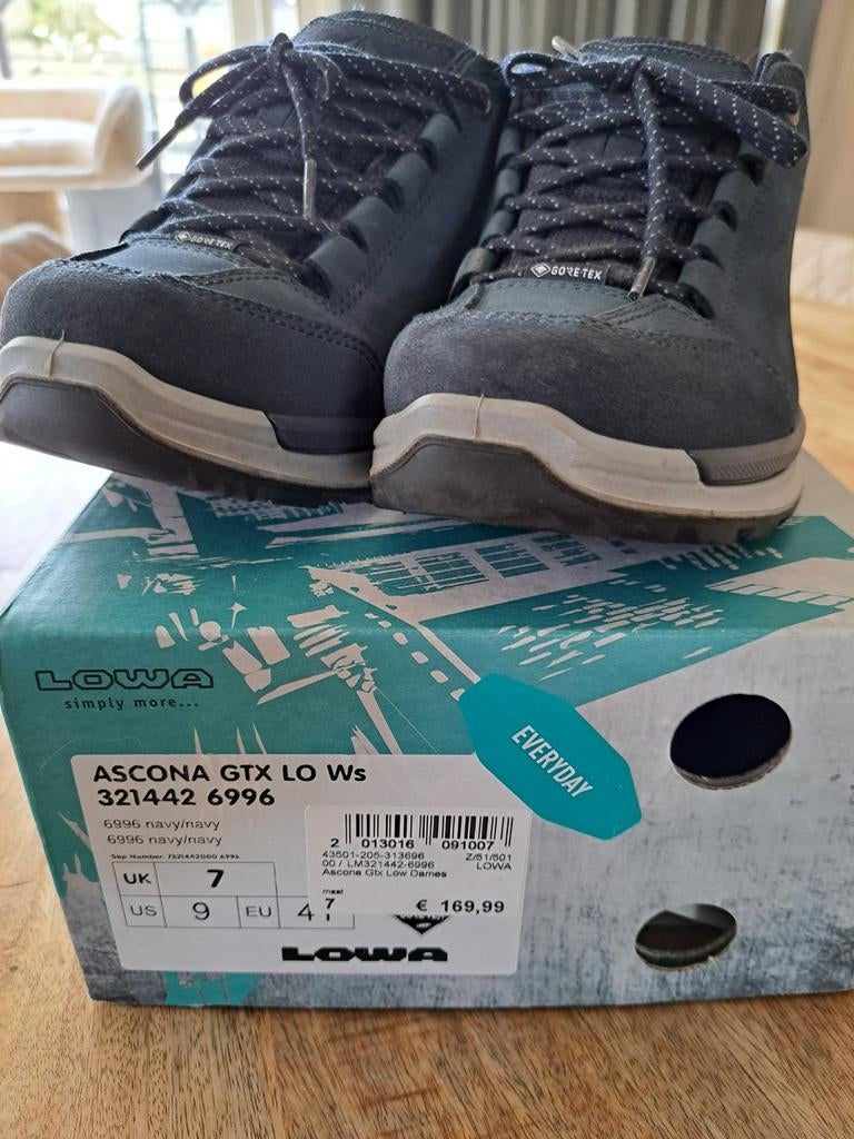 Lowa dames schoenen mt 41, Ophalen of Verzenden, Zo goed als nieuw, Schoenen