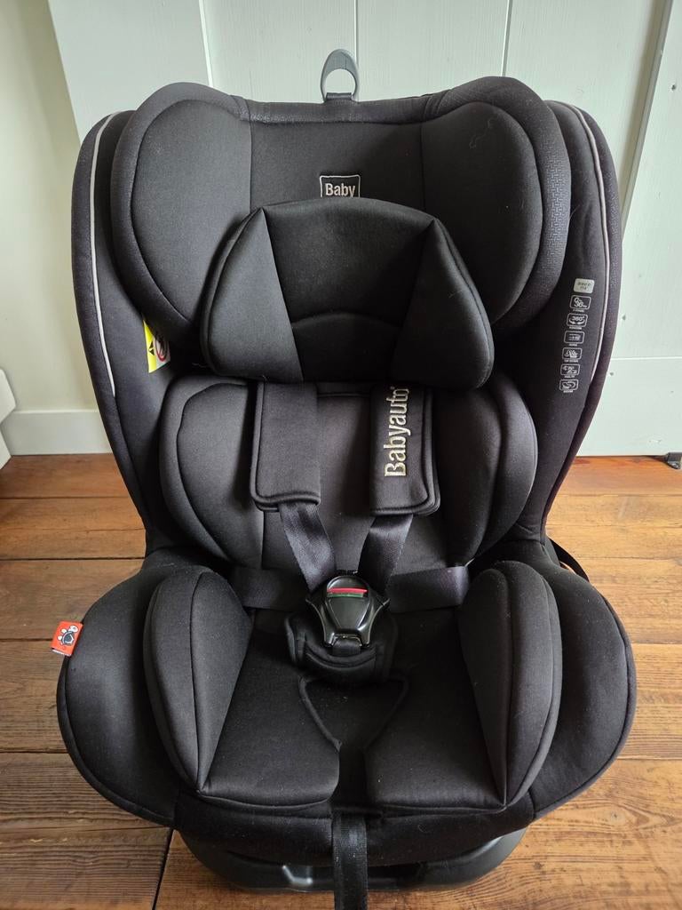 Babyauto stoel met isofix, Kinderen en Baby's, Autostoeltjes, Overige merken, 15 t/m 36 kg, Ophalen of Verzenden, Zo goed als nieuw