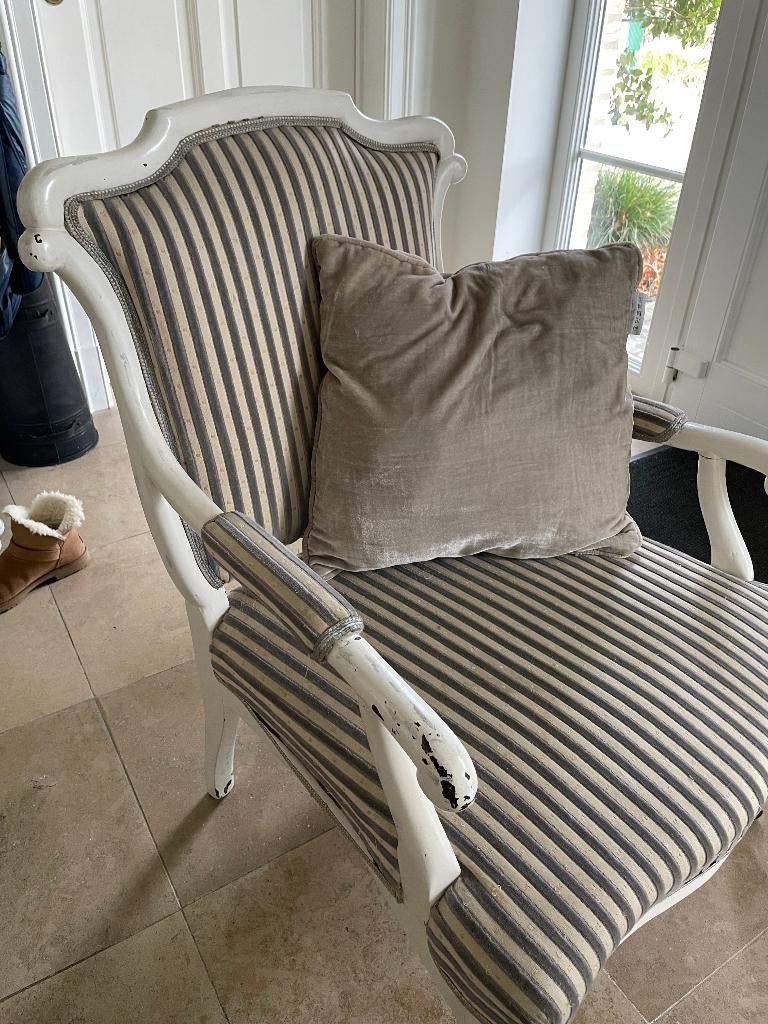 klassieke fauteuils Louis XV-stijl, Ophalen