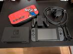 Nintendo Switch 1 V2 met accessoires en 128GB SD kaart, Spelcomputers en Games, Spelcomputers | Nintendo Switch, Ophalen, Zo goed als nieuw
