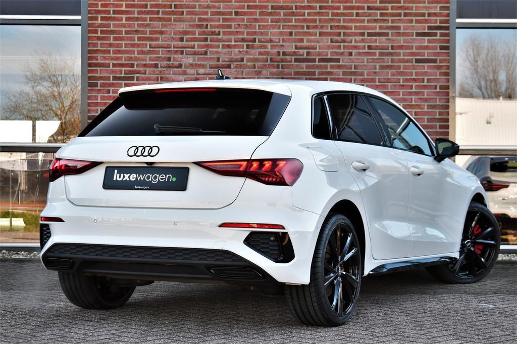 Audi A3 Sportback 45 TFSI e S-Line 19inch m-LED ACC Camera S, Auto's, 12 maanden, Stof, Gebruikt, Zwart
