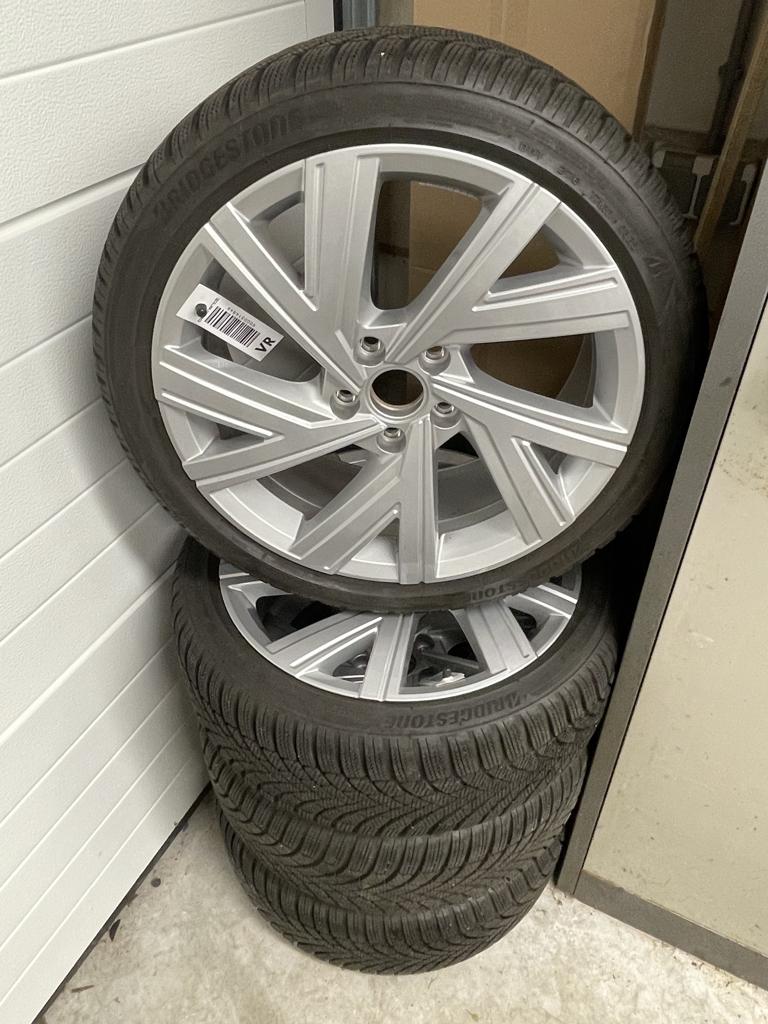 NIEUW Bergamo 18" wielen velgen OEM VW Golf 5 6 7 8, Auto-onderdelen, Banden en Velgen, Ophalen, 18 inch, Banden en Velgen, Nieuw