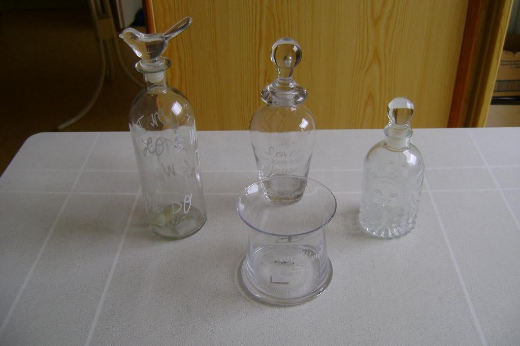 4del glazen set 3 karaf,s 2met stop 1met vogel vaas met home, Ophalen of Verzenden