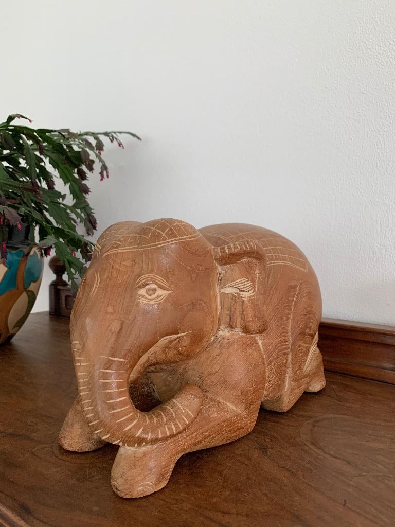 Massief houten beeld olifant, Ophalen of Verzenden, 20 - 50 cm, Beeld, Hout