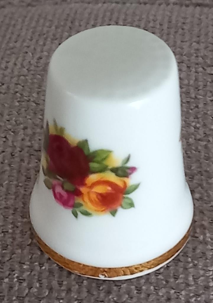 Vingerhoedje Royal Albert, Ophalen of Verzenden, Zo goed als nieuw, Porselein, Buitenland