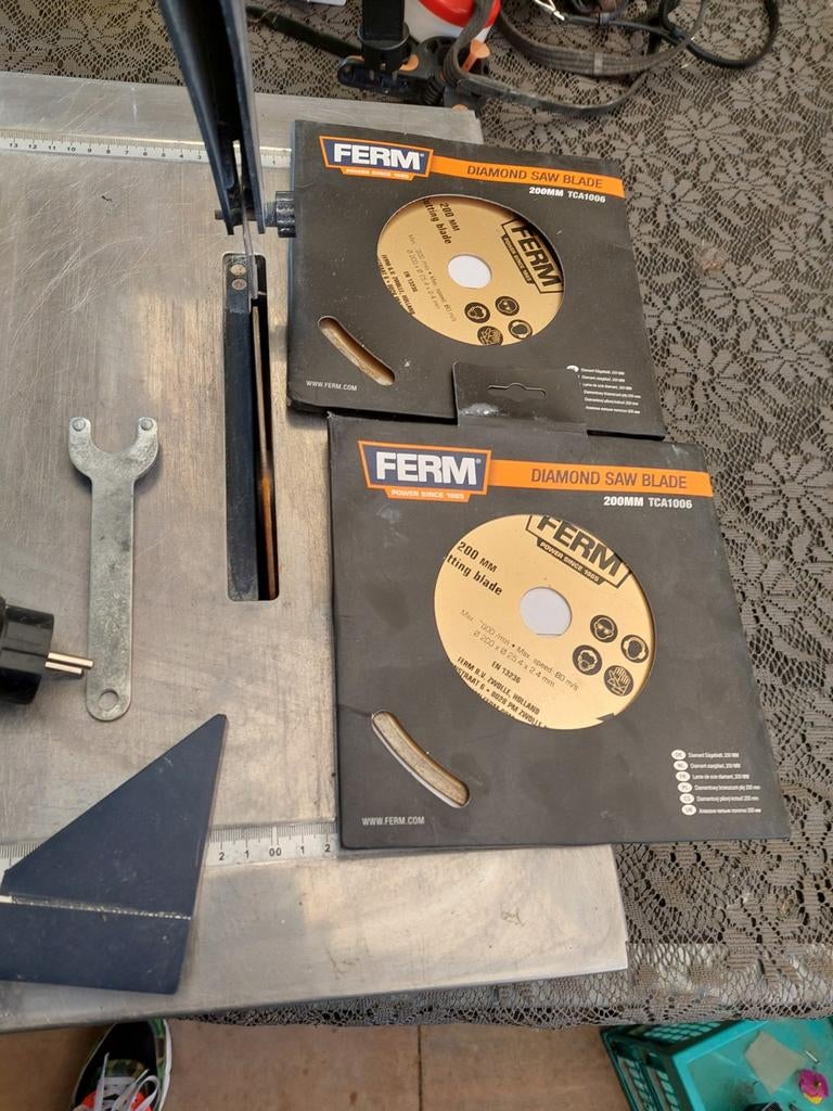 Ferm tafelmodel diamantzaag watergekoeld, Ophalen of Verzenden