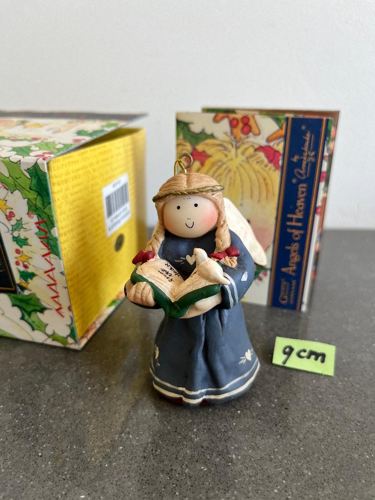 Annekabouke-beeldje met boek en vogel (9 cm), Verzamelen, Ophalen of Verzenden, Nieuw, Dier