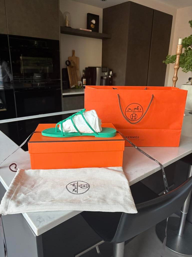 Mykonos sandal Hermes, Slippers, Ophalen of Verzenden, Zo goed als nieuw, Groen