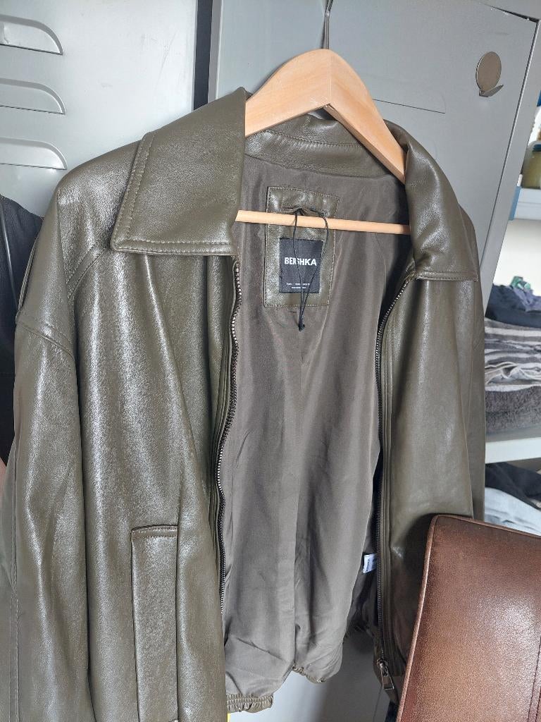 Bershka dames jas maat L leer groen, Maat 42/44 (L), Zo goed als nieuw, Groen, Bershka