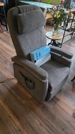 Nieuwe Comfortabele Vegro sta-op stoel, Huis en Inrichting, Fauteuils, Ophalen, Modern, Comfort, Nieuw, 75 tot 100 cm