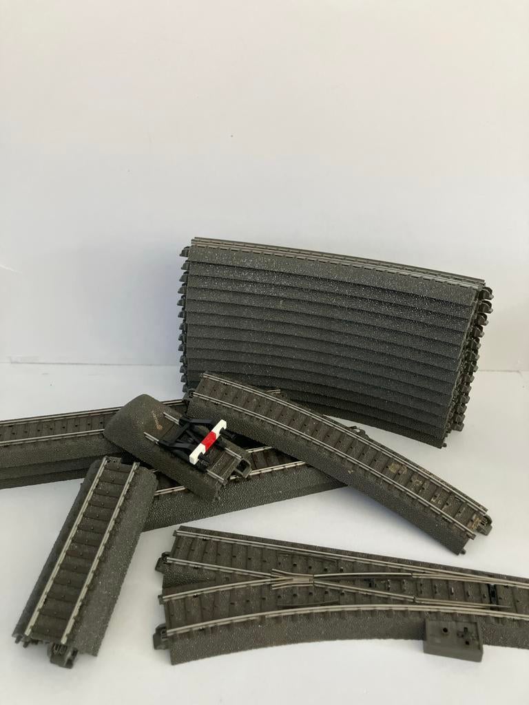 Märklin C-rails set met wissel 24611 - 23 stuks, Hobby en Vrije tijd, Modeltreinen | H0, Wisselstroom, Gebruikt, Rails, Ophalen of Verzenden