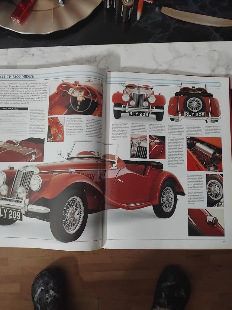 Mg boek, Ophalen of Verzenden, Zo goed als nieuw, Auto's