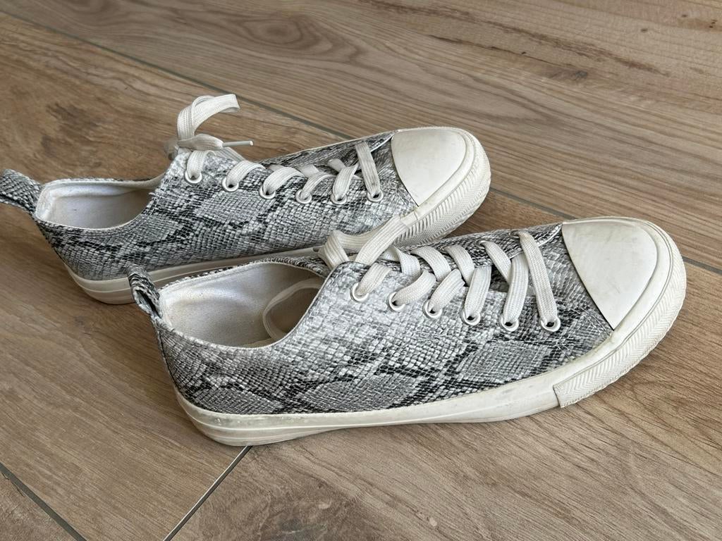 Primark gympen met slangenprint, maat 39, Primark, Wit, Ophalen of Verzenden, Sneakers of Gympen