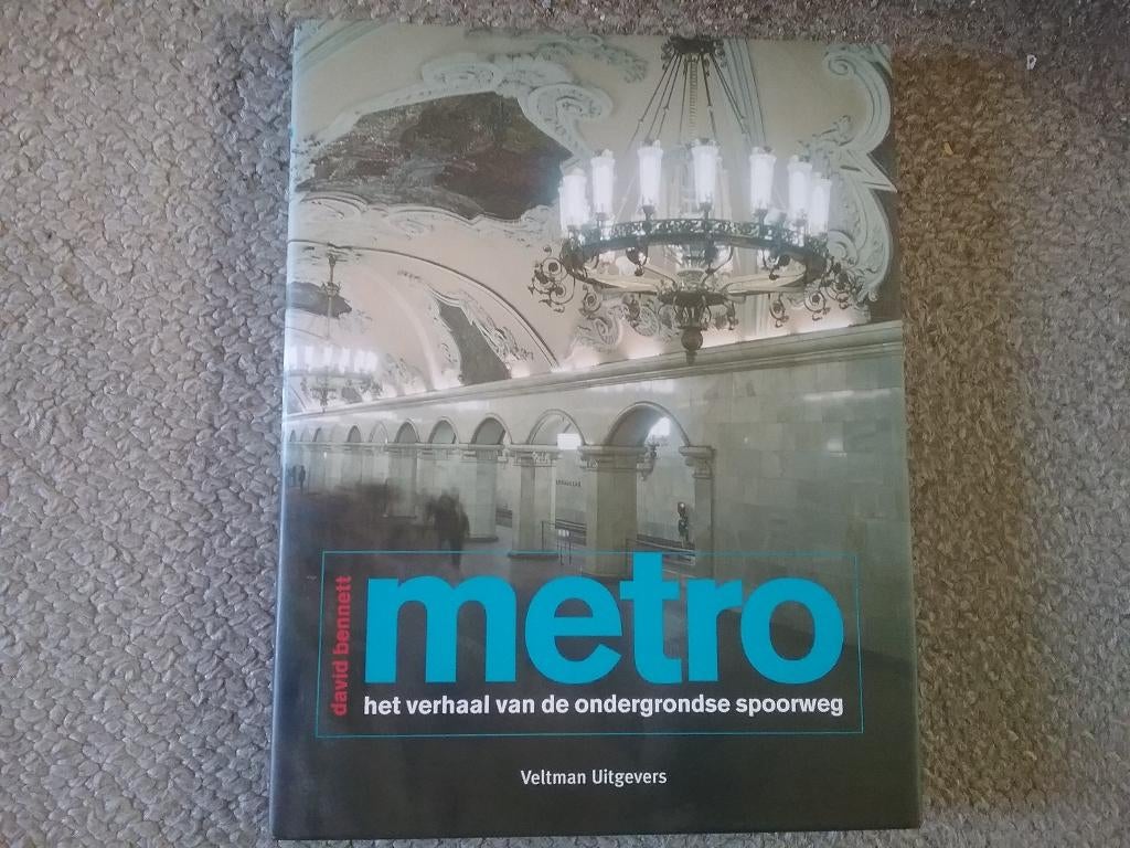 Metro - het verhaal vd ondergrondse spoorweg (2005), Ophalen of Verzenden, Zo goed als nieuw, Bus of Metro, Boek of Tijdschrift
