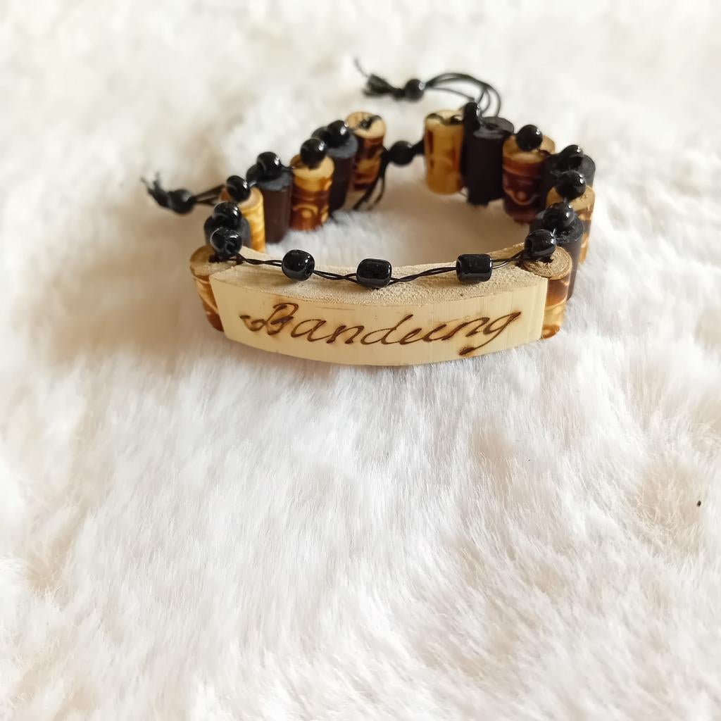 Houten Armband Bandung - Indonesische Souvenir, Bruin, Nieuw, Ophalen of Verzenden, Met bedels of kralen