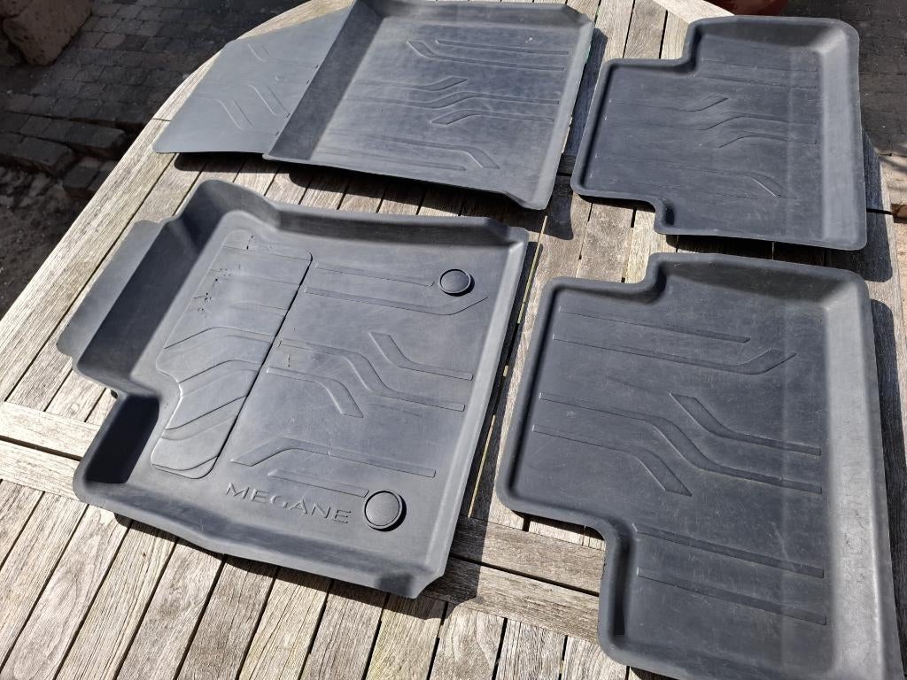 Renault Megane Estate IV rubber matten set, Ophalen of Verzenden