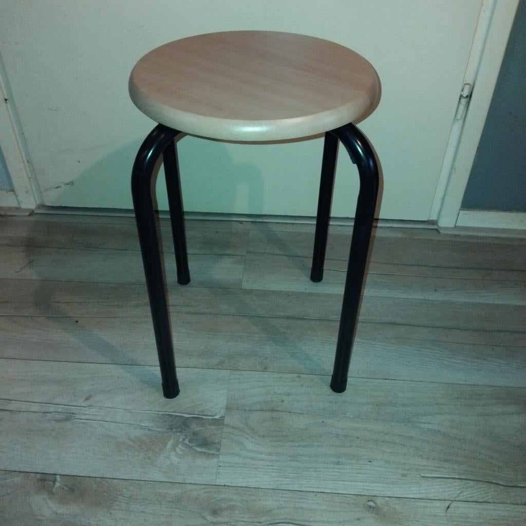 Schoolkrukje houten zitting en 4 metalen pootjes, Nieuw, Ophalen of Verzenden, Nb, Nb