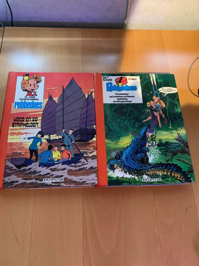 Robbedoes stripboeken - 2 albums, Meerdere stripboeken, Ophalen of Verzenden, Gelezen