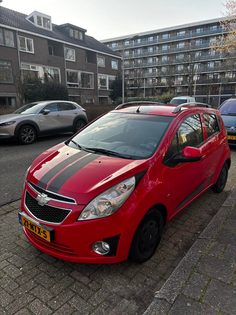 Chevrolet Spark 1.0 Bifuel Carplay Ambient light, Auto's, 15 km/l, 37 €/maand, 4 cilinders, Origineel Nederlands