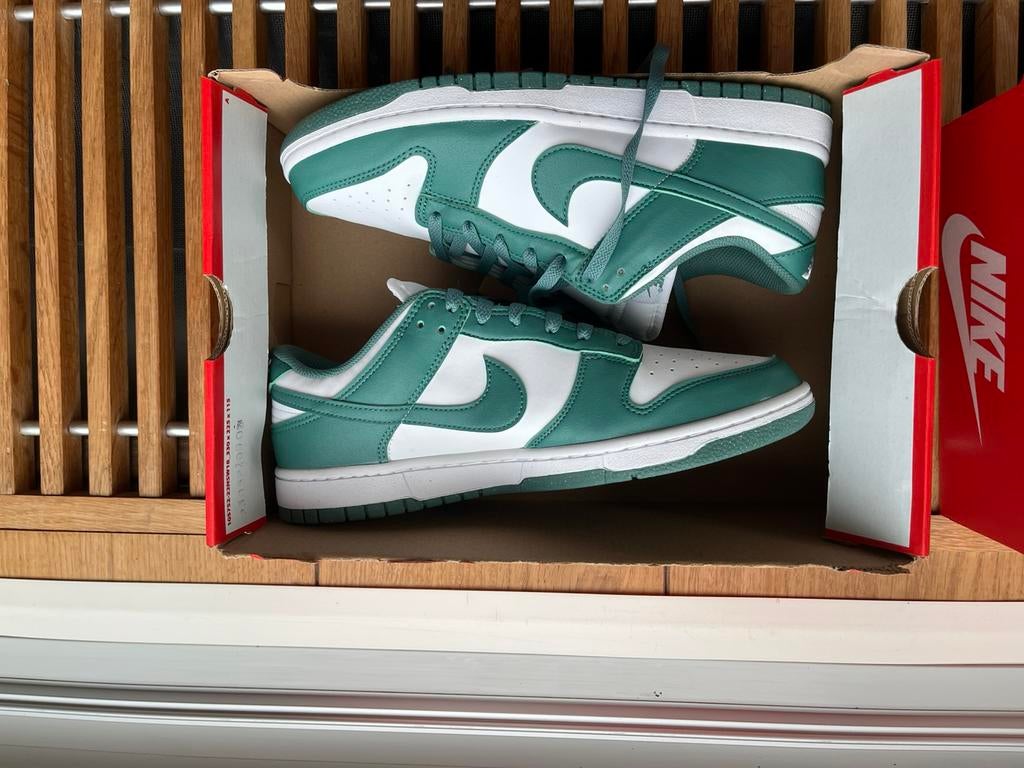 Dunk low green, Kleding | Heren, Schoenen, Ophalen of Verzenden, Zo goed als nieuw, Overige kleuren