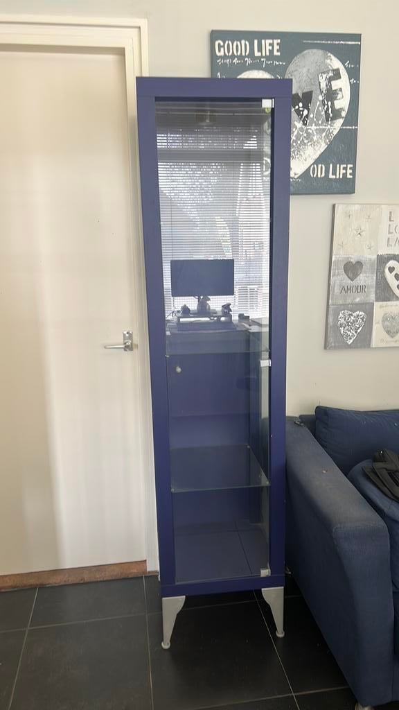 Paarse vitrinekast., Huis en Inrichting, Ophalen, Gebruikt, 150 tot 200 cm, 25 tot 50 cm