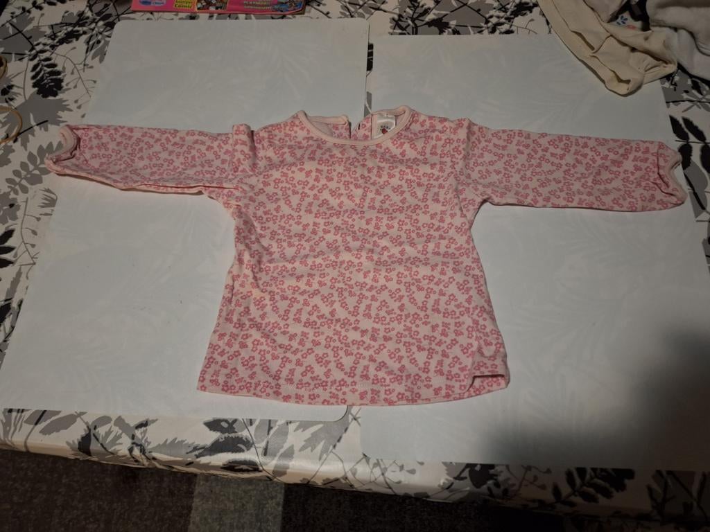 Baby Meisje Dunne Truitje. Maat 74., Kinderen en Baby's, Babykleding | Maat 74, Babyclub, Ophalen of Verzenden, Zo goed als nieuw