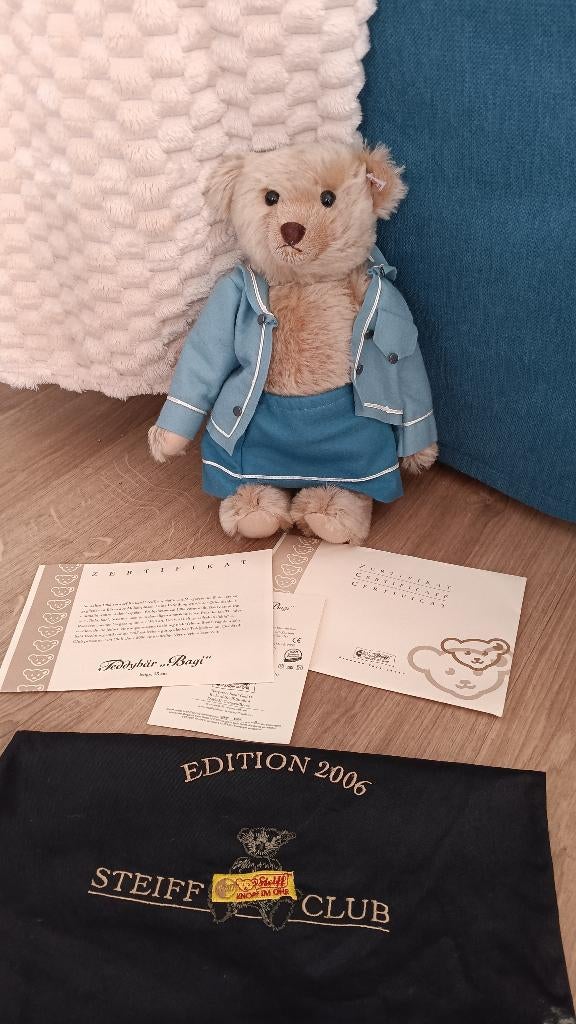 2006 Steiff EAN 420550 Bagi Club 33 cm NIEUWSTAAT, RichardSteiffstrasse, Steiff, Steiff, Stoffen beer