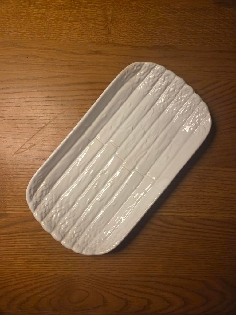 Aspergeschaal Bordallo Pinheiro, Ophalen of Verzenden, Overige stijlen, Aardewerk, Schaal of Schalen