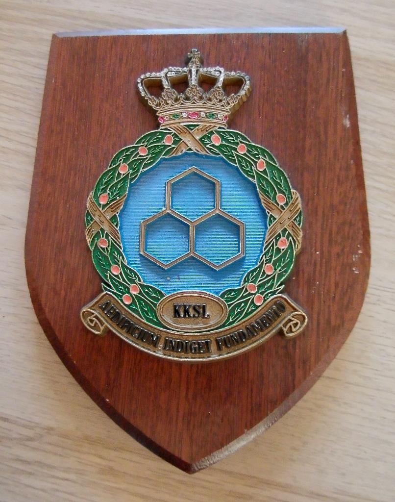 Wapenschild Koninklijke Kaderschool Luchtmacht (KKSL), Verzamelen, Militaria | Algemeen, Verzenden, Luchtmacht, Nederland, Overige typen