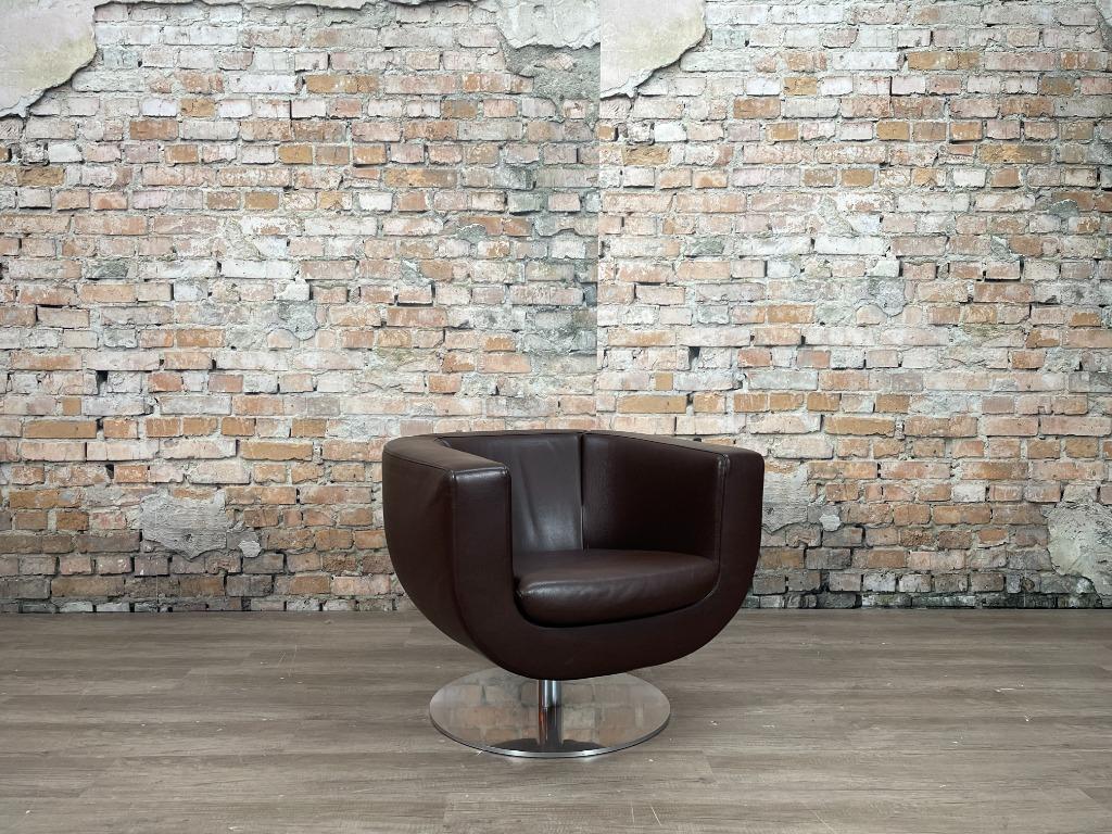 B&B Italia Tulip Armchair bruin bij TheReSales, Huis en Inrichting, Fauteuils, Ophalen, Design, 75 tot 100 cm, Zo goed als nieuw