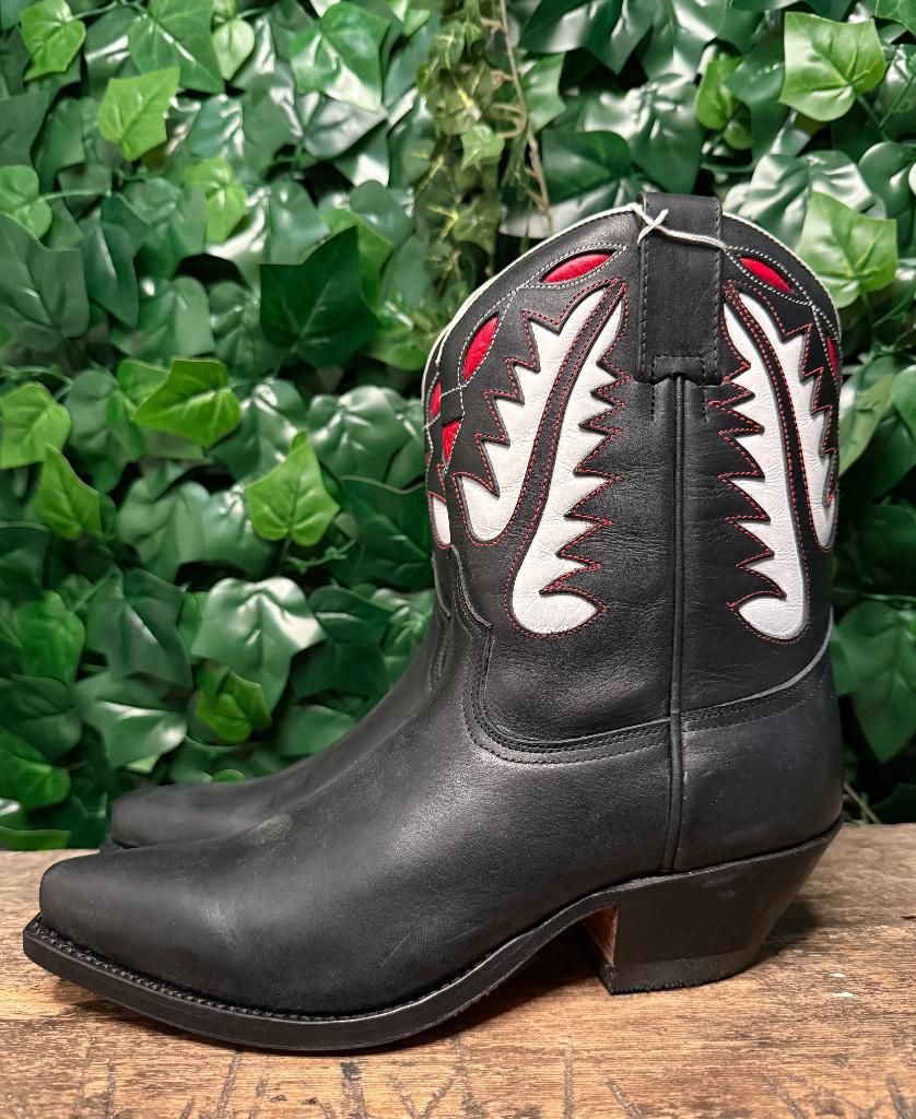 Nieuwe prachtige laarsjes van Sendra maat 41